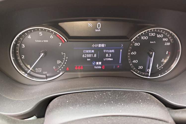 Used Cadillac XT4 2022 28T Two-Wheel-Drive Luxury Version Odometer Close Up