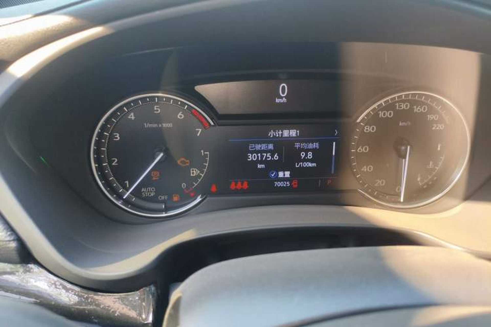 Used Cadillac XT4 2022 28T Two-Wheel-Drive Luxury Version Odometer Close Up