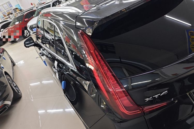 Used Cadillac XT4 2022 28T Two-Wheel-Drive Luxury Version Rear Left 45 Deg
