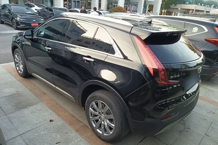 Used Cadillac XT4 2022 28T Two-Wheel-Drive Luxury Version Rear Left 45 Deg