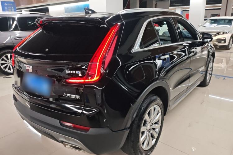 Used Cadillac XT4 2022 28T Two-Wheel-Drive Luxury Version Rear Right 45 Deg