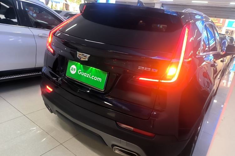 Used Cadillac XT4 2022 28T Two-Wheel-Drive Luxury Version Rear Right 45 Deg