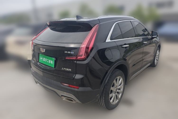 Used Cadillac XT4 2022 28T Two-Wheel-Drive Luxury Version Rear Right 45 Deg