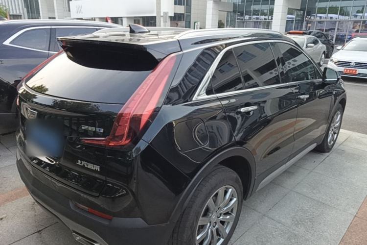Used Cadillac XT4 2022 28T Two-Wheel-Drive Luxury Version Rear Right 45 Deg