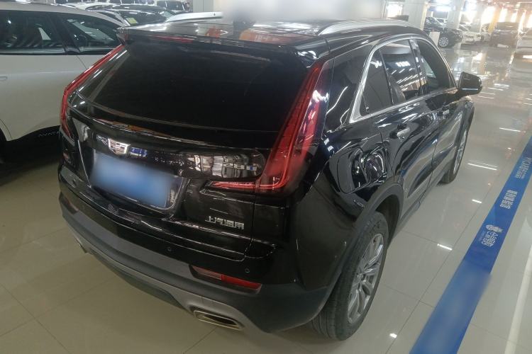 Used Cadillac XT4 2022 28T Two-Wheel-Drive Luxury Version Rear Right 45 Deg