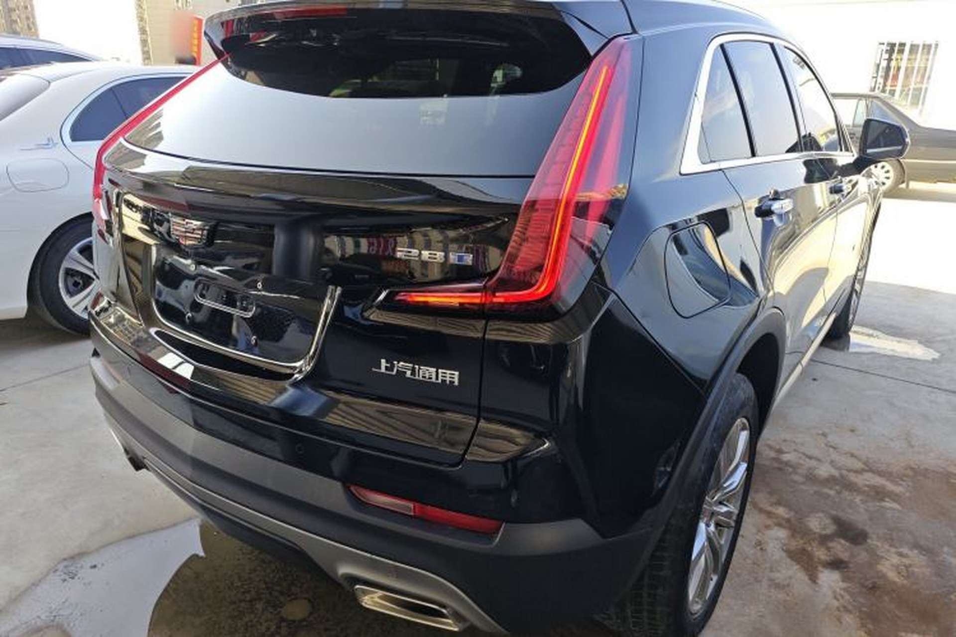 Used Cadillac XT4 2022 28T Two-Wheel-Drive Luxury Version Rear Right 45 Deg