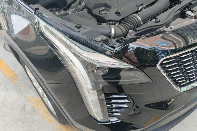 Used Cadillac XT4 2022 28T Two-Wheel Drive Fashion Edition Right Front Headlight