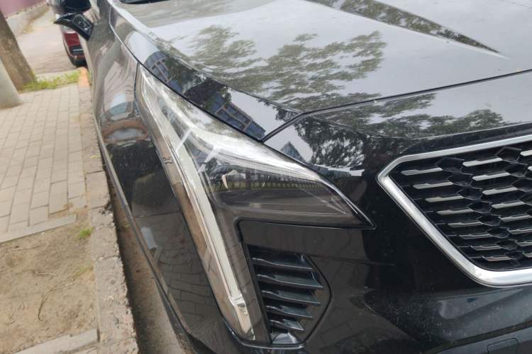 Used Cadillac XT4 2022 28T Two-Wheel Drive Prestige Version Right Front Headlight