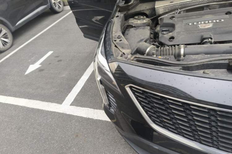 Used Cadillac XT4 2022 28T Two-Wheel Drive Fashion Edition Right Front Headlight