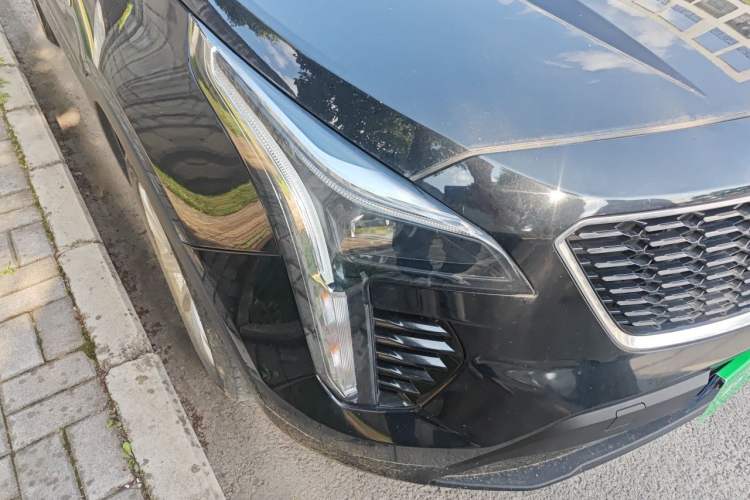 Used Cadillac XT4 2022 28T Two-Wheel Drive Fashion Edition Right Front Headlight