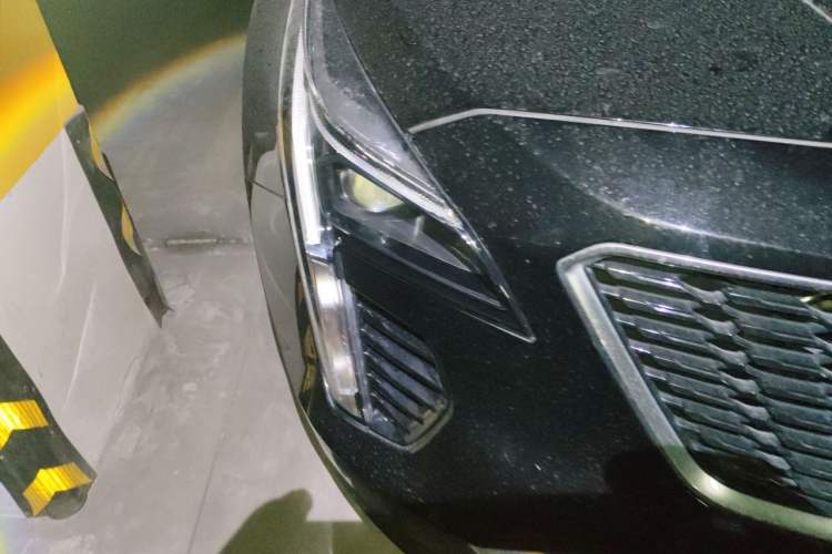 Used Cadillac XT4 2022 28T Two-Wheel Drive Fashion Edition Right Front Headlight