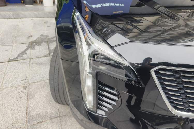 Used Cadillac XT4 2022 28T Two-Wheel Drive Fashion Edition Right Front Headlight