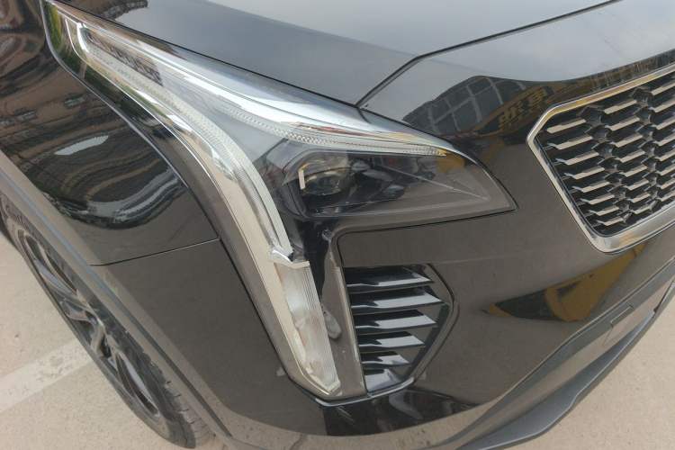 Used Cadillac XT4 2022 28T Two-Wheel Drive Fashion Edition Right Front Headlight
