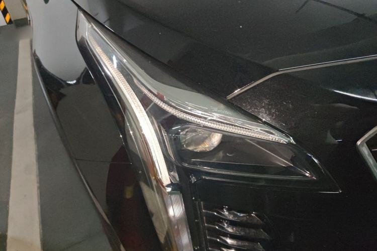 Used Cadillac XT4 2022 28T Two-Wheel Drive Fashion Edition Right Front Headlight