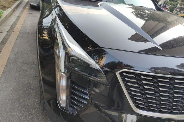 Used Cadillac XT4 2022 28T Two-Wheel Drive Fashion Edition Right Front Headlight