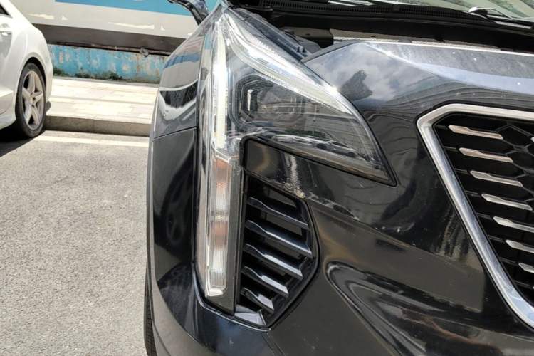 Used Cadillac XT4 2022 28T Two-Wheel Drive Fashion Edition Right Front Headlight