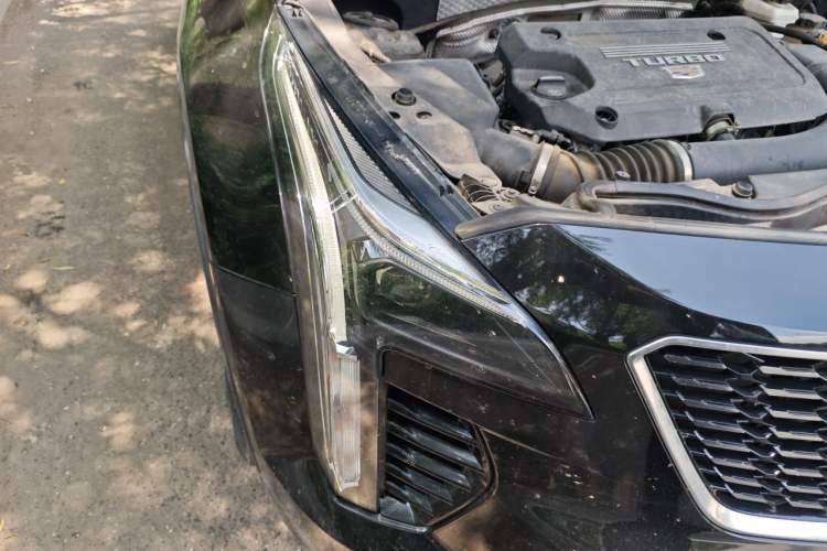 Used Cadillac XT4 2022 28T Two-Wheel Drive Fashion Edition Right Front Headlight