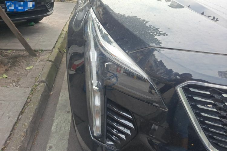 Used Cadillac XT4 2022 28T Two-Wheel Drive Fashion Edition Right Front Headlight