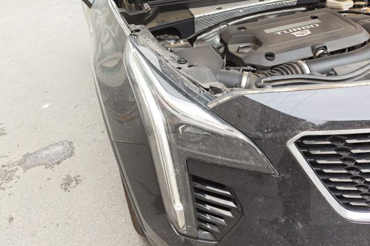 Used Cadillac XT4 2022 28T Two-Wheel-Drive Luxury Version Right Front Headlight