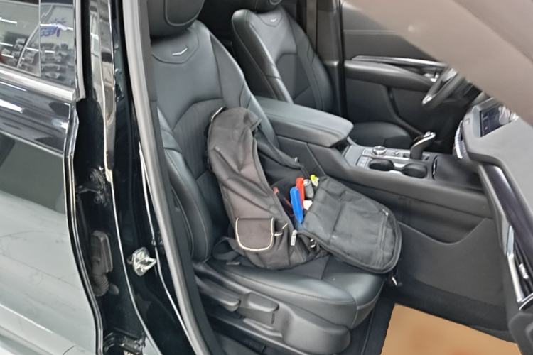 Used Cadillac XT4 2022 28T Two-Wheel Drive Fashion Edition Right Front Seat