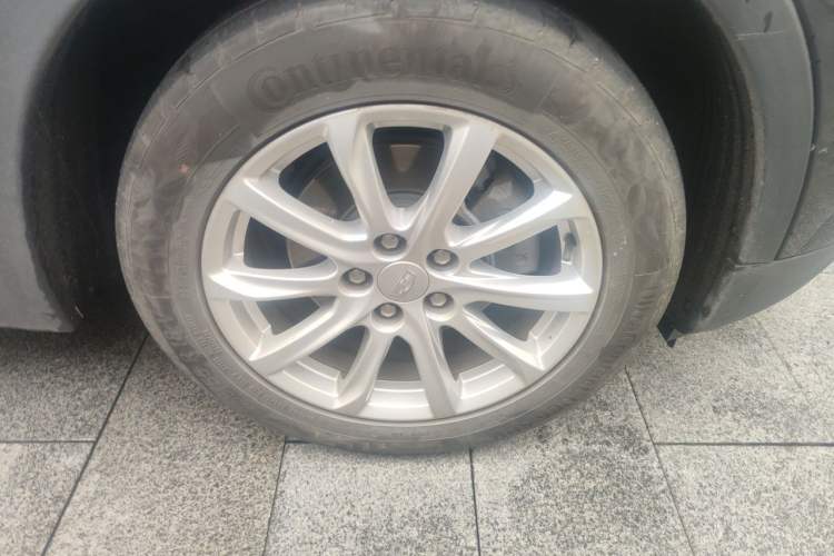 Used Cadillac XT4 2022 28T Two-Wheel Drive Fashion Edition Right Front Wheel Hub