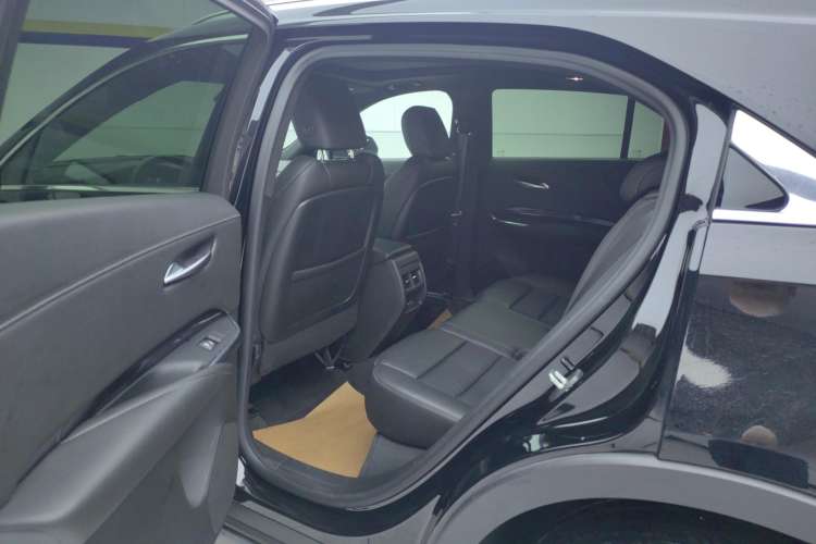 Used Cadillac XT4 2022 28T Two-Wheel Drive Fashion Edition Right Rear Seat