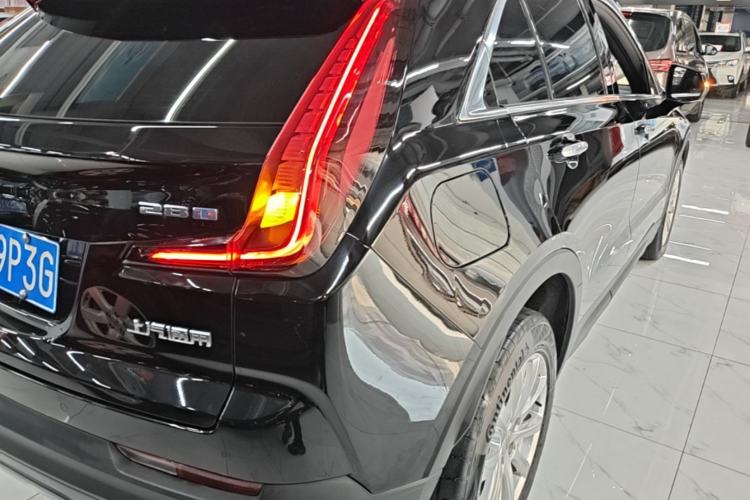 Used Cadillac XT4 2022 28T Two-Wheel Drive Fashion Edition Right Rear Taillight
