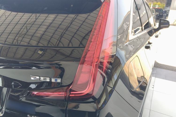Used Cadillac XT4 2022 28T Two-Wheel-Drive Luxury Version Right Rear Taillight