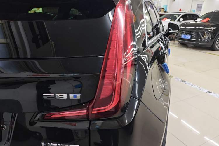 Used Cadillac XT4 2022 28T Two-Wheel-Drive Luxury Version Right Rear Taillight
