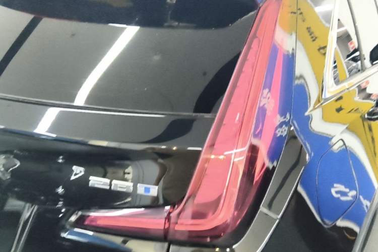 Used Cadillac XT4 2022 28T Two-Wheel Drive Fashion Edition Right Rear Taillight