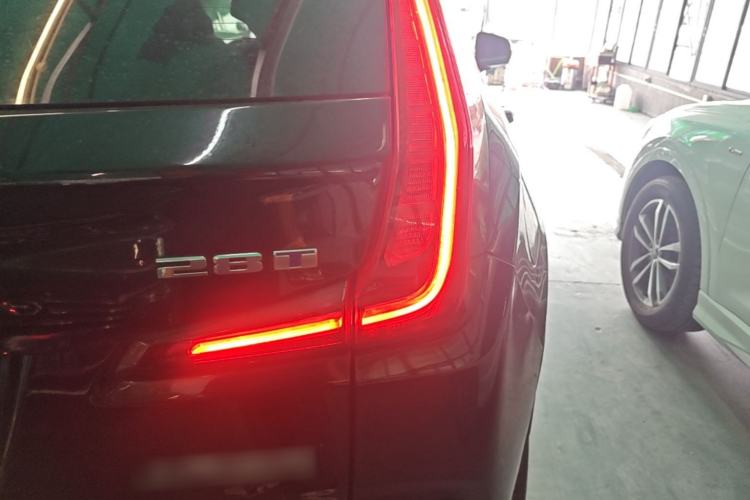 Used Cadillac XT4 2022 28T Two-Wheel Drive Fashion Edition Right Rear Taillight