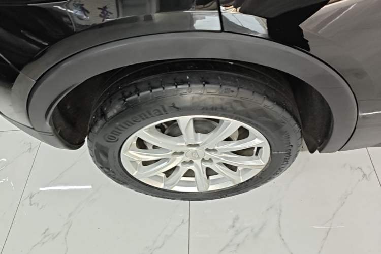Used Cadillac XT4 2022 28T Two-Wheel Drive Fashion Edition Right Rear Wheel Hub