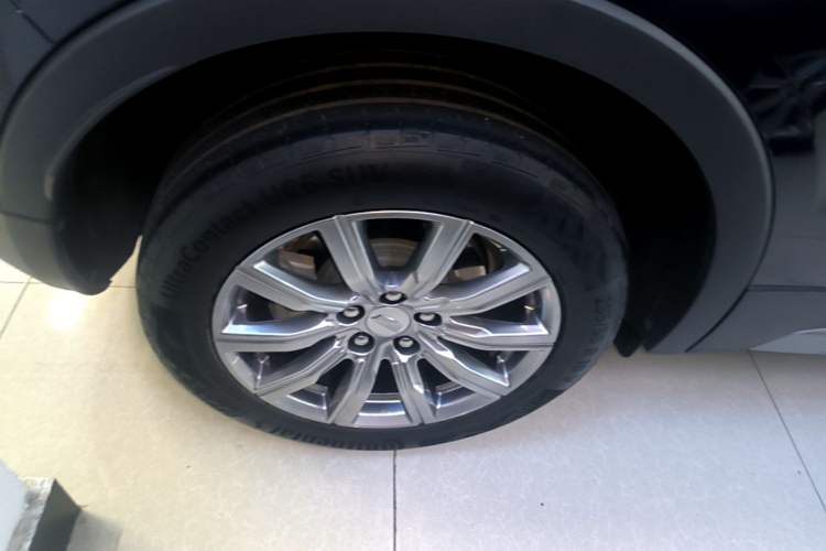Used Cadillac XT4 2022 28T Two-Wheel-Drive Luxury Version Right Rear Wheel Hub