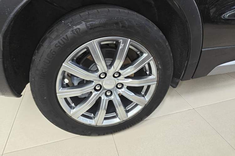Used Cadillac XT4 2022 28T Two-Wheel Drive Prestige Version Right Rear Wheel Hub