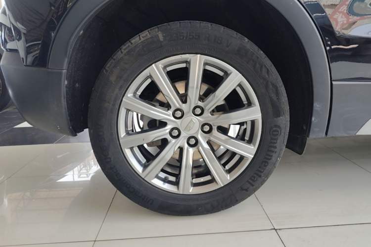 Used Cadillac XT4 2022 28T Two-Wheel-Drive Luxury Version Right Rear Wheel Hub