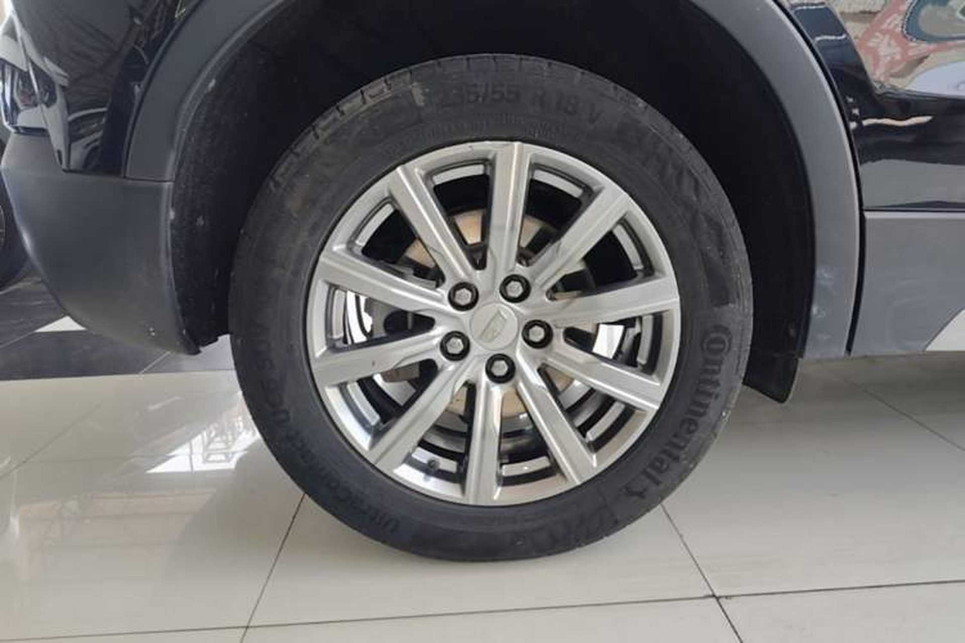 Used Cadillac XT4 2022 28T Two-Wheel-Drive Luxury Version Right Rear Wheel Hub