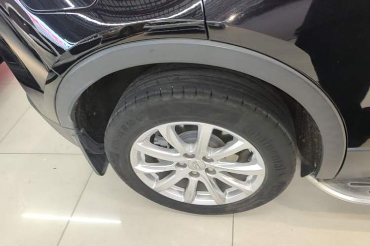 Used Cadillac XT4 2022 28T Two-Wheel Drive Fashion Edition Right Rear Wheel Hub