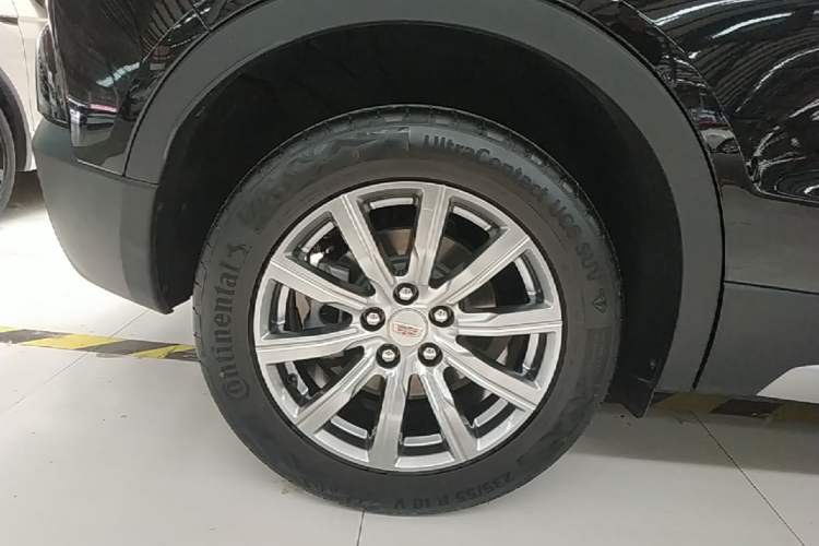 Used Cadillac XT4 2022 28T Two-Wheel-Drive Luxury Version Right Rear Wheel Hub