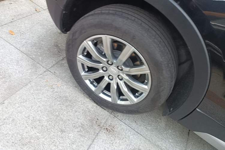 Used Cadillac XT4 2022 28T Two-Wheel-Drive Luxury Version Right Rear Wheel Hub