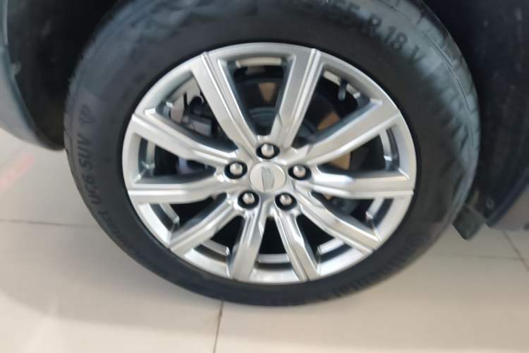 Used Cadillac XT4 2022 28T Two-Wheel Drive Prestige Version Right Rear Wheel Hub