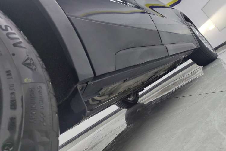 Used Cadillac XT4 2022 28T Two-Wheel Drive Fashion Edition Right Side Sill