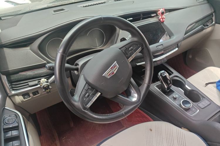Used Cadillac XT4 2022 28T Two-Wheel-Drive Luxury Version Steering Wheel