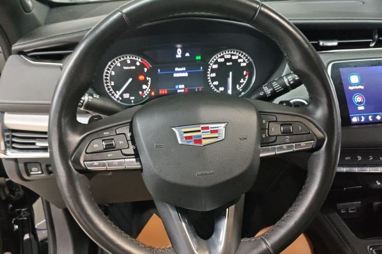 Used Cadillac XT4 2022 28T Two-Wheel-Drive Luxury Version Steering Wheel