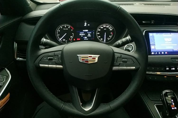 Used Cadillac XT4 2022 28T Two-Wheel Drive Prestige Version Steering Wheel