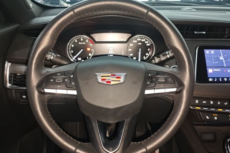 Used Cadillac XT4 2022 28T Two-Wheel Drive Prestige Version Steering Wheel