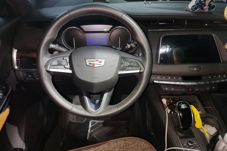 Used Cadillac XT4 2022 28T Four-Wheel Drive Prestige Version Steering Wheel