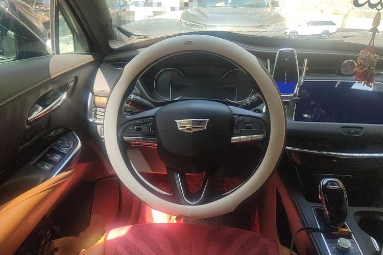 Used Cadillac XT4 2022 28T Two-Wheel Drive Prestige Version Steering Wheel