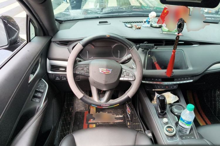Used Cadillac XT4 2022 28T Two-Wheel-Drive Luxury Version Steering Wheel