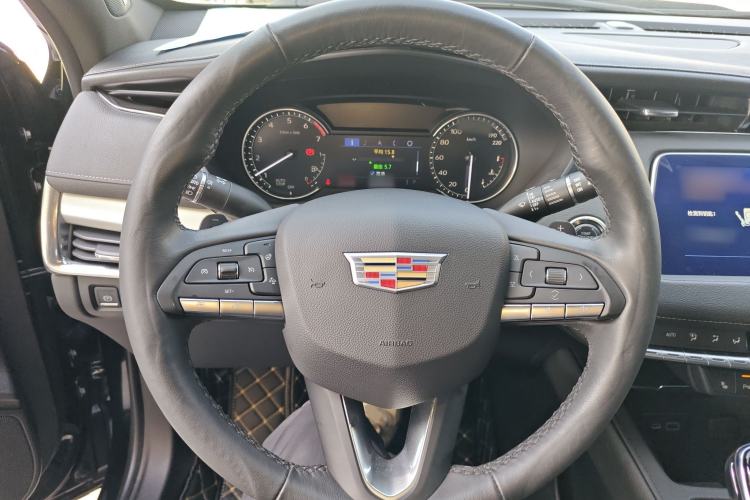 Used Cadillac XT4 2022 28T Two-Wheel-Drive Luxury Version Steering Wheel