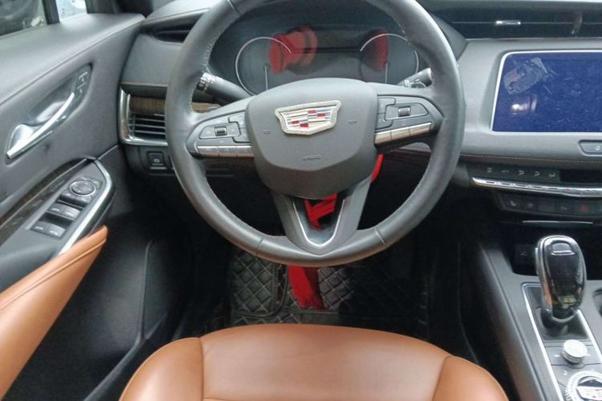 Used Cadillac XT4 2022 28T Two-Wheel Drive Prestige Version Steering Wheel